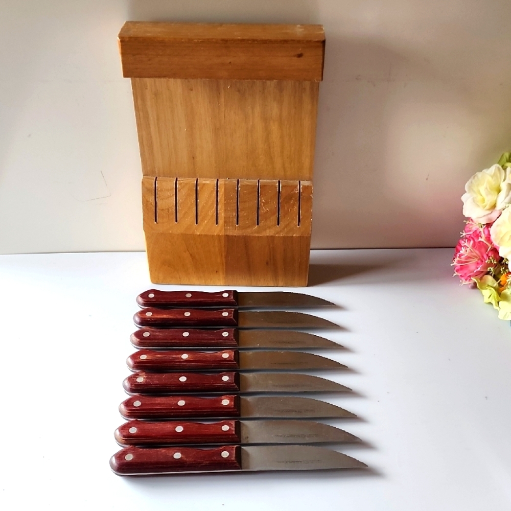 8 Pieces, Tramontina Wooden Serrated Knife Block Set with Wooden Brown Handles.